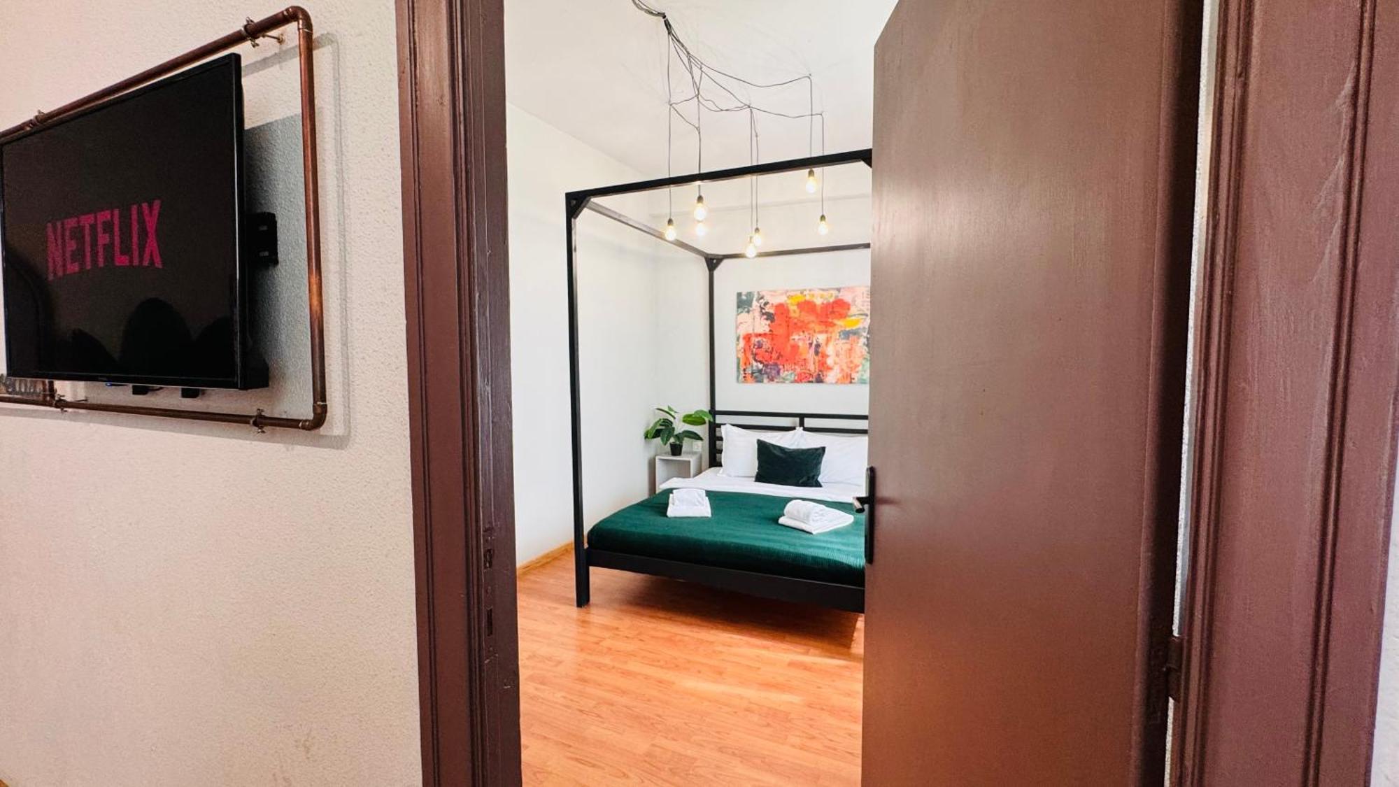 בוקרשט Ideal Home - Spacious & Modern Accommodation Near Unirii Square חדר תמונה