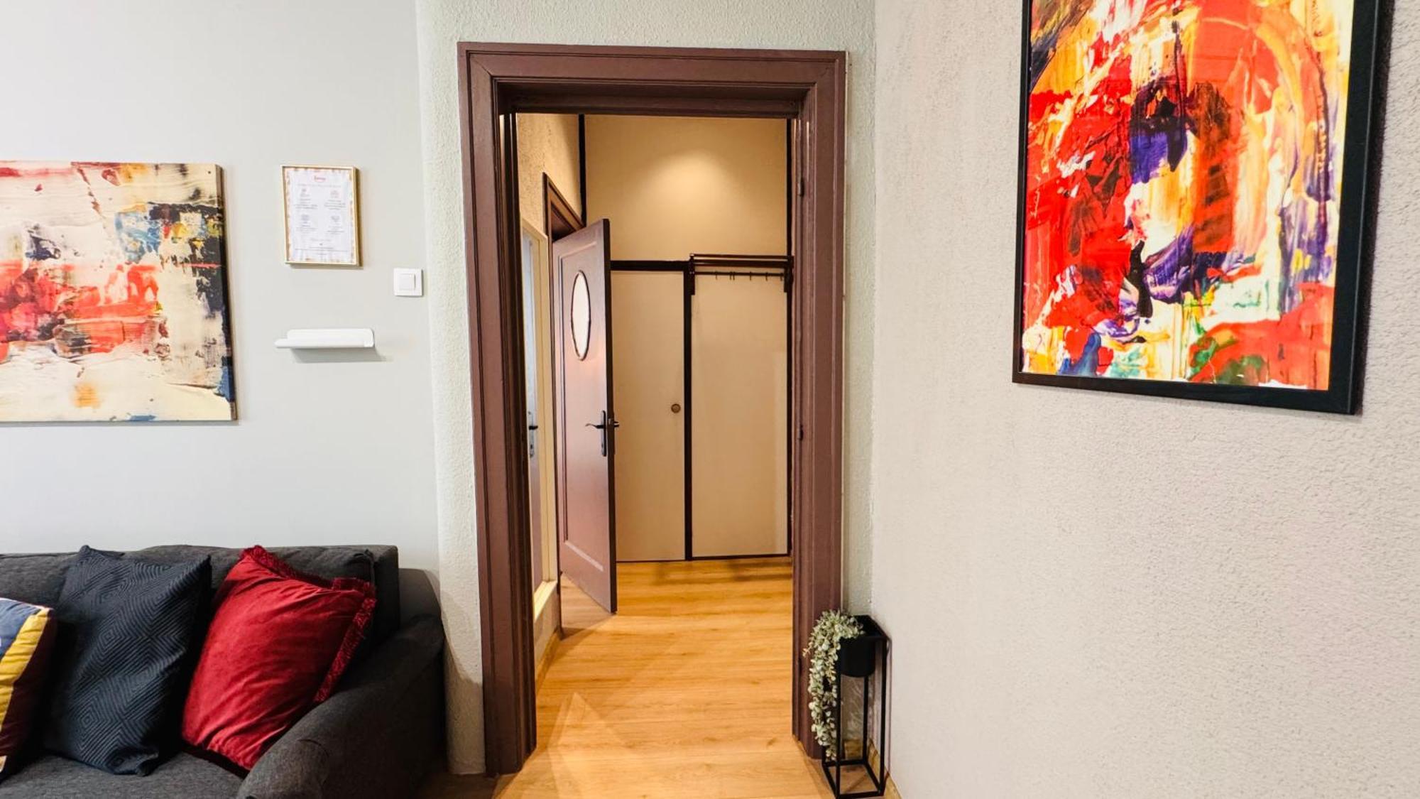 בוקרשט Ideal Home - Spacious & Modern Accommodation Near Unirii Square חדר תמונה