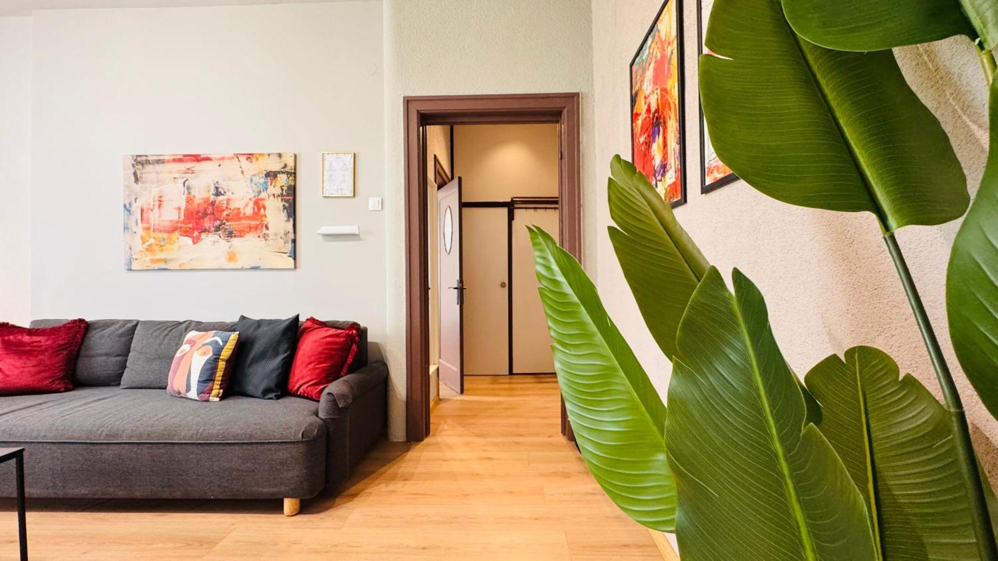 בוקרשט Ideal Home - Spacious & Modern Accommodation Near Unirii Square חדר תמונה