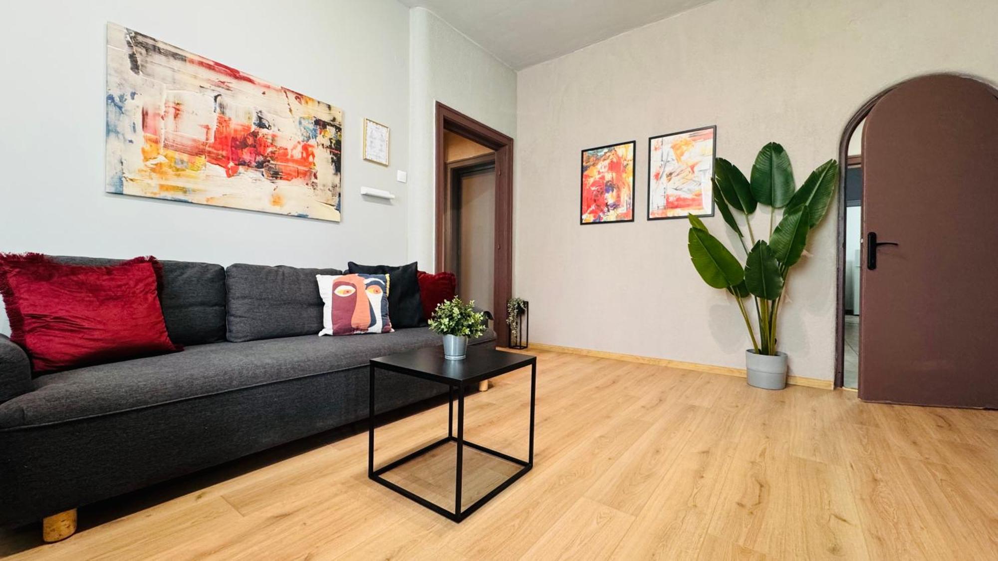 בוקרשט Ideal Home - Spacious & Modern Accommodation Near Unirii Square חדר תמונה
